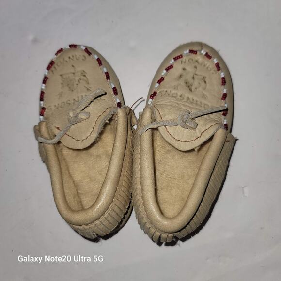 Johnsons Canyon Youth Size 4 Mocassions Leather Sherpa lined Fringe Suede Bottom - Picture 4 of 6